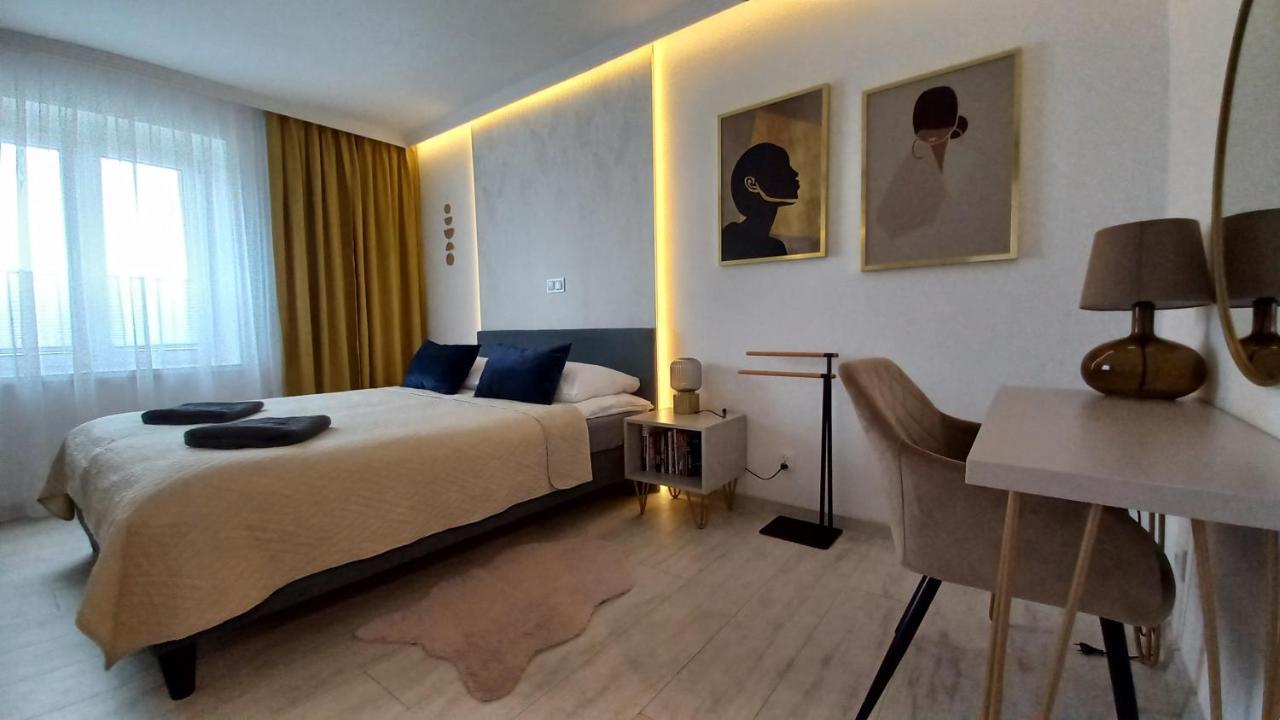 Waniliowe Zacisze Apartment เยเลเนียกูรา ภายนอก รูปภาพ